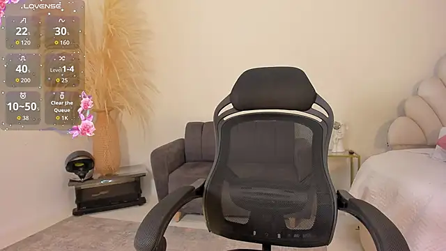 MaximusDick1  online show from 06/28/26, 12:11