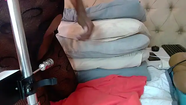 QUEENSHEBAxx01 online show from 05/12/26, 06:32