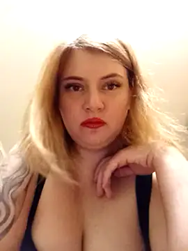 Snapshot of SckayilaGray chatting on 01/11/25, 03:42 SckayilaGray online show from 01/11/25, 03:42