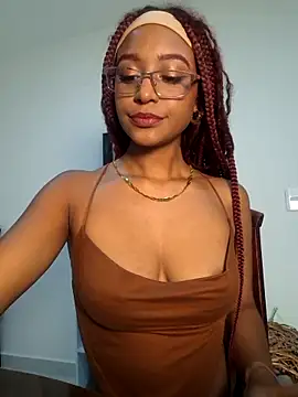 Snapshot of Lorena_Vieira_ chatting on 11/27/25, 12:02 Lorena Vieira online show from 11/27/25, 12:02