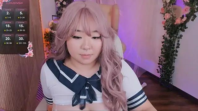 Snapshot of mei_honey_ chatting on 12/15/24, 04:59 mei honey  online show from 12/15/24, 04:59