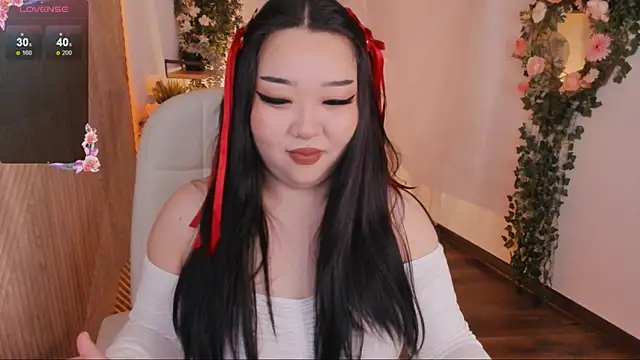 Snapshot of mei_honey_ chatting on 12/17/24, 05:29 mei honey  online show from 12/17/24, 05:29