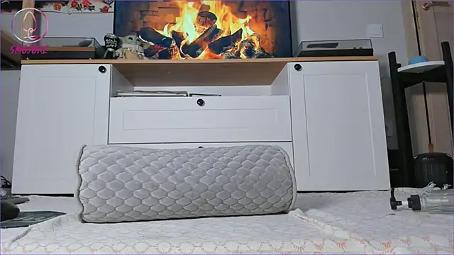 Snapshot of Erin_Smojoke chatting on 09/22/25, 11:23 Erin Smojoke online show from 09/22/25, 11:23