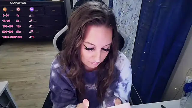 Snapshot of Brooklyn_Bee chatting on 01/17/26, 11:08 Brooklyn Bee online show from 01/17/26, 11:08