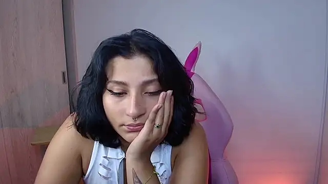 Pauilina online show from 01/19/25, 01:21