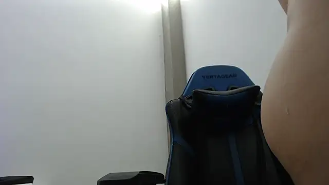 Snapshot of Yeimi360 chatting on 03/27/26, 08:26 Yeimi360 online show from 03/27/26, 08:26