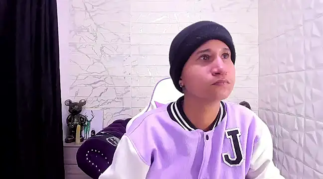 Snapshot of Im_Milan_Rs chatting on 02/10/25, 03:13 Im Milan Rs online show from 02/10/25, 03:13