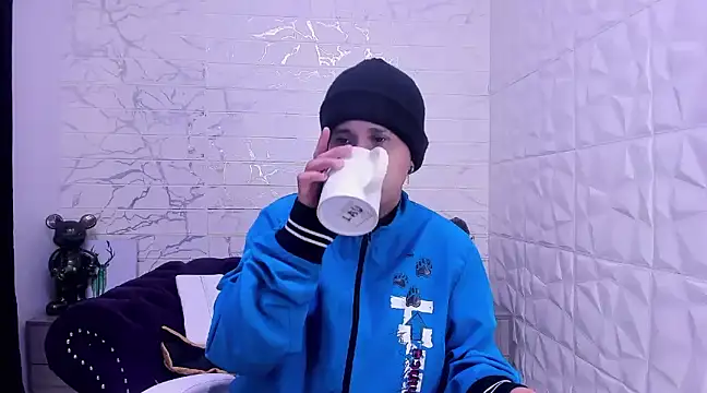 Snapshot of Im_Milan_Rs chatting on 02/11/25, 12:17 Im Milan Rs online show from 02/11/25, 12:17