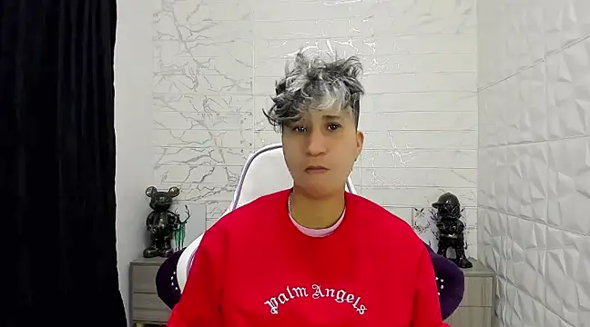 Snapshot of Im_Milan_Rs chatting on 02/13/25, 12:13 Im Milan Rs online show from 02/13/25, 12:13