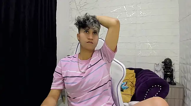 Snapshot of Im_Milan_Rs chatting on 02/13/25, 03:18 Im Milan Rs online show from 02/13/25, 03:18