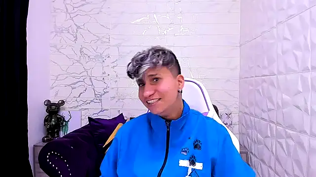 Snapshot of Im_Milan_Rs chatting on 02/15/25, 03:20 Im Milan Rs online show from 02/15/25, 03:20