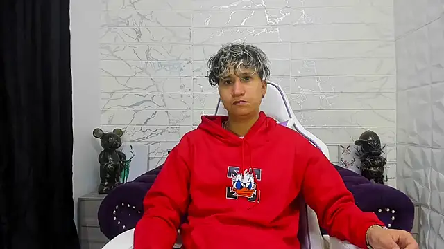 Snapshot of Im_Milan_Rs chatting on 02/17/25, 12:43 Im Milan Rs online show from 02/17/25, 12:43