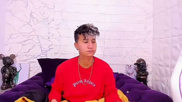 Snapshot of Im_Milan_Rs chatting on 02/19/25, 06:44 Im Milan Rs online show from 02/19/25, 06:44