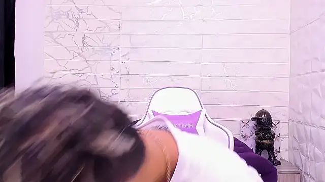 Snapshot of Im_Milan_Rs chatting on 02/20/25, 12:08 Im Milan Rs online show from 02/20/25, 12:08