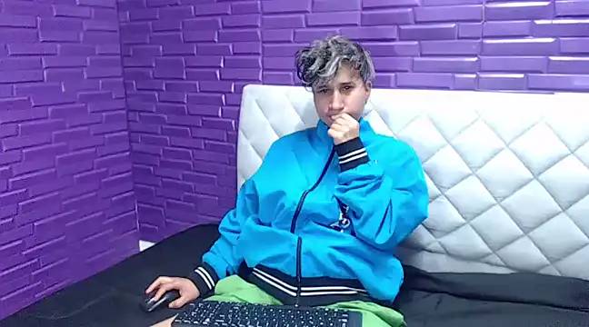 Snapshot of Im_Milan_Rs chatting on 02/21/25, 07:01 Im Milan Rs online show from 02/21/25, 07:01