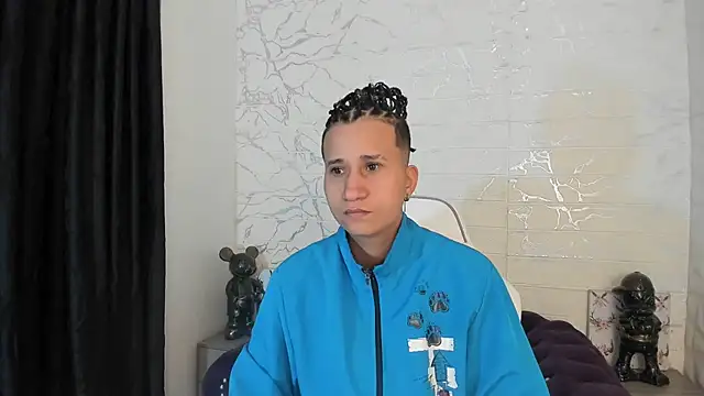 Snapshot of Im_Milan_Rs chatting on 02/24/25, 12:09 Im Milan Rs online show from 02/24/25, 12:09