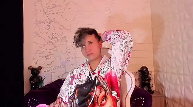 Snapshot of Im_Milan_Rs chatting on 03/05/25, 06:54 Im Milan Rs online show from 03/05/25, 06:54