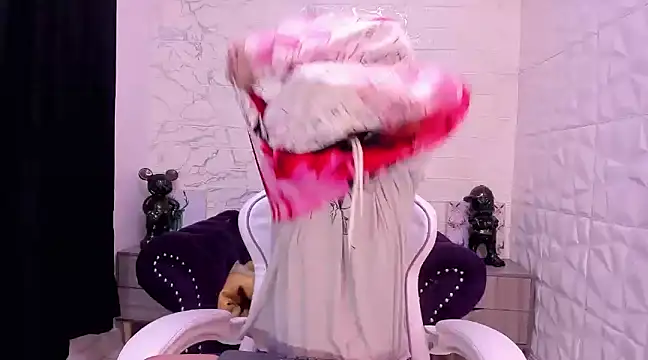 Snapshot of Im_Milan_Rs chatting on 03/06/25, 12:10 Im Milan Rs online show from 03/06/25, 12:10