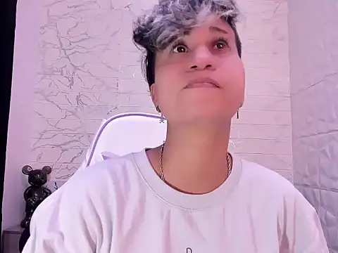 Snapshot of Im_Milan_Rs chatting on 03/06/25, 03:13 Im Milan Rs online show from 03/06/25, 03:13