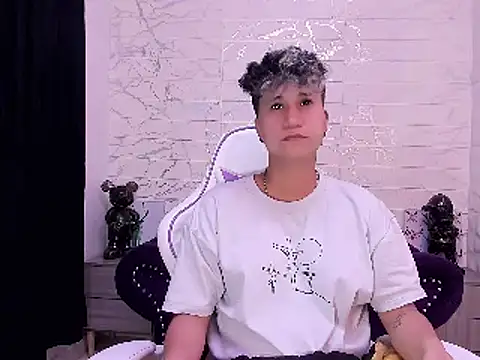 Snapshot of Im_Milan_Rs chatting on 03/06/25, 06:41 Im Milan Rs online show from 03/06/25, 06:41