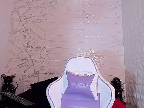 Snapshot of Im_Milan_Rs chatting on 03/08/25, 04:56 Im Milan Rs online show from 03/08/25, 04:56