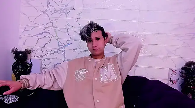 Snapshot of Im_Milan_Rs chatting on 03/20/25, 04:07 Im Milan Rs online show from 03/20/25, 04:07