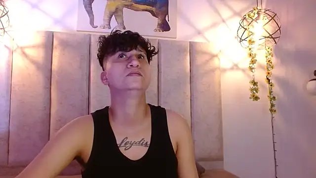 Snapshot of Im_Milan_Rs chatting on 10/10/25, 04:00 Im Milan Rs online show from 10/10/25, 04:00