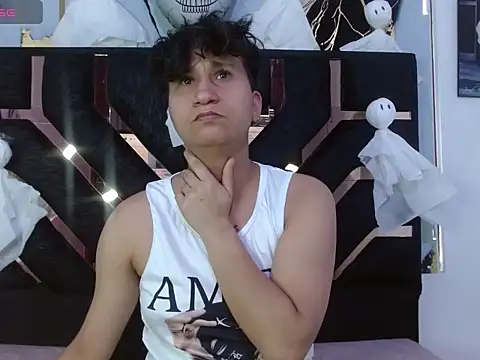 Snapshot of Im_Milan_Rs chatting on 10/22/25, 07:02 Im Milan Rs online show from 10/22/25, 07:02