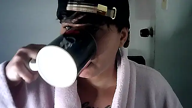 Snapshot of Im_Milan_Rs chatting on 11/19/25, 01:05 Im Milan Rs online show from 11/19/25, 01:05