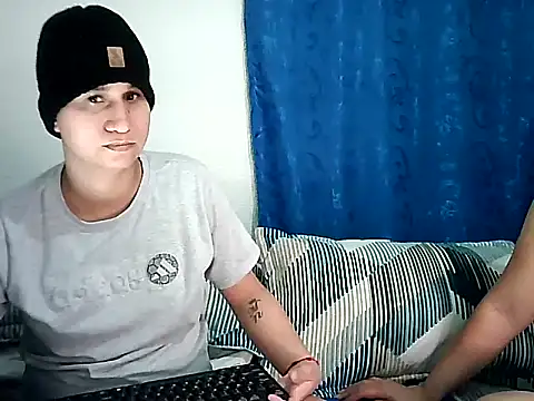 Snapshot of Im_Milan_Rs chatting on 11/24/25, 11:04 Im Milan Rs online show from 11/24/25, 11:04