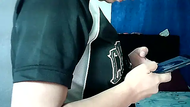 Snapshot of Im_Milan_Rs chatting on 12/02/25, 02:50 Im Milan Rs online show from 12/02/25, 02:50