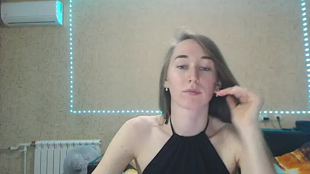 Snapshot of --Model--2 chatting on 01/08/25, 04:33 --Model--2 online show from 01/08/25, 04:33