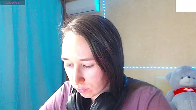 Snapshot of --Model--2 chatting on 02/11/25, 11:22 --Model--2 online show from 02/11/25, 11:22