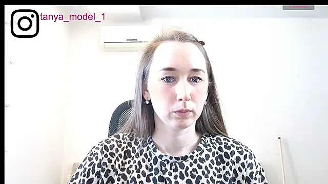 Snapshot of --Model--2 chatting on 06/09/26, 12:39 --Model--2 online show from 06/09/26, 12:39