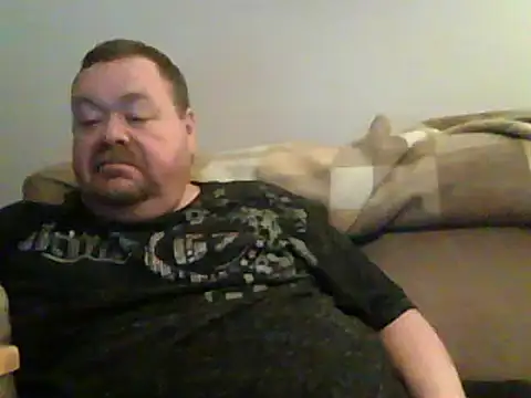 Snapshot of hitman_35 chatting on 03/23/25, 05:21 hitman 35 online show from 03/23/25, 05:21