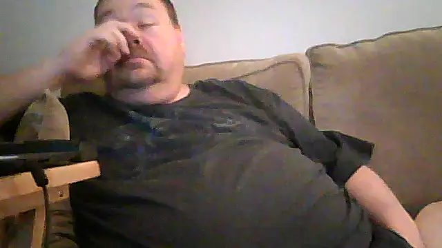 Snapshot of hitman_35 chatting on 04/22/26, 04:59 hitman 35 online show from 04/22/26, 04:59
