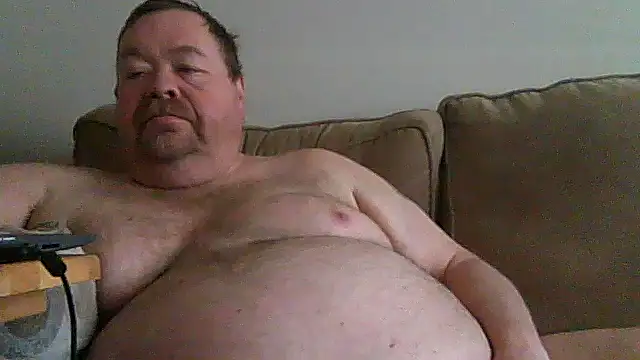 Snapshot of hitman_35 chatting on 05/08/26, 04:34 hitman 35 online show from 05/08/26, 04:34