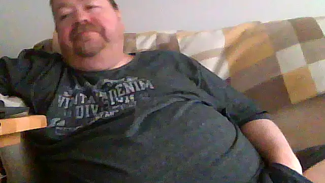Snapshot of hitman_35 chatting on 05/10/26, 02:00 hitman 35 online show from 05/10/26, 02:00
