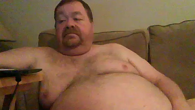 Snapshot of hitman_35 chatting on 05/12/26, 04:42 hitman 35 online show from 05/12/26, 04:42