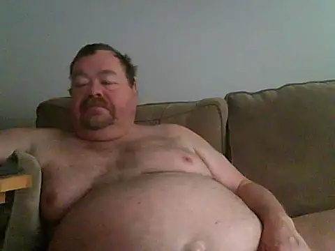 Snapshot of hitman_35 chatting on 05/13/26, 02:36 hitman 35 online show from 05/13/26, 02:36