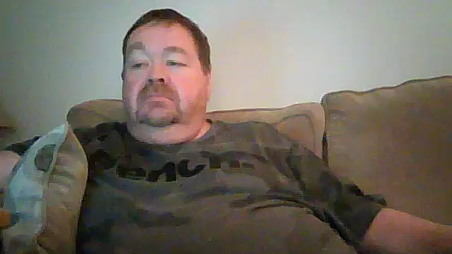 Snapshot of hitman_35 chatting on 05/20/26, 04:51 hitman 35 online show from 05/20/26, 04:51