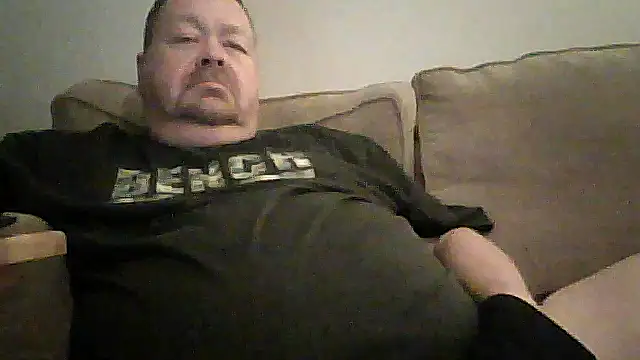 Snapshot of hitman_35 chatting on 05/28/26, 06:10 hitman 35 online show from 05/28/26, 06:10
