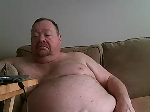 Snapshot of hitman_35 chatting on 05/29/26, 04:05 hitman 35 online show from 05/29/26, 04:05