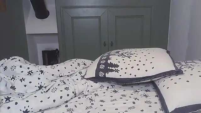 carlaaa online show from 02/06/25, 10:10