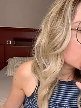 carlaaa online show from 04/30/26, 08:15