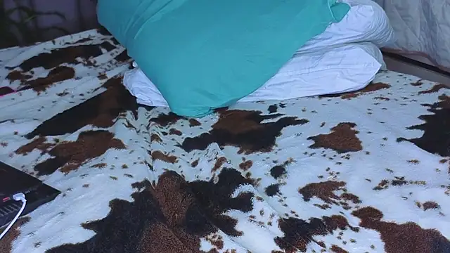 Snapshot of missnew2 chatting on 01/13/26, 01:22 missnew2 online show from 01/13/26, 01:22