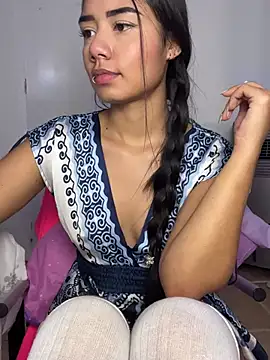 Snapshot of _Luana chatting on 01/30/25, 12:59 Luana online show from 01/30/25, 12:59