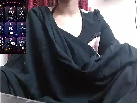 Snapshot of Reika_01 chatting on 12/19/25, 02:51 Reika 01 online show from 12/19/25, 02:51