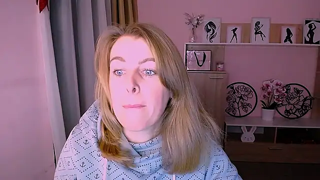 Hot Milady online show from 12/17/24, 07:40