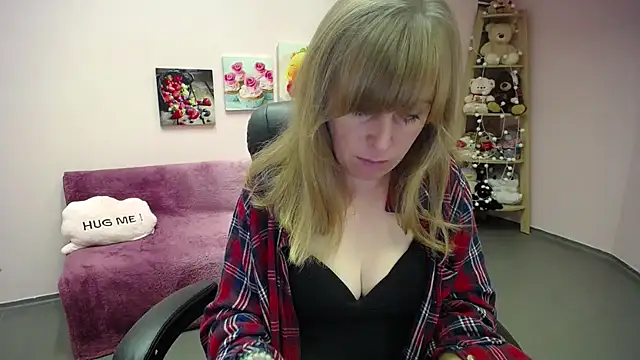 Hot Milady online show from 10/07/25, 07:05